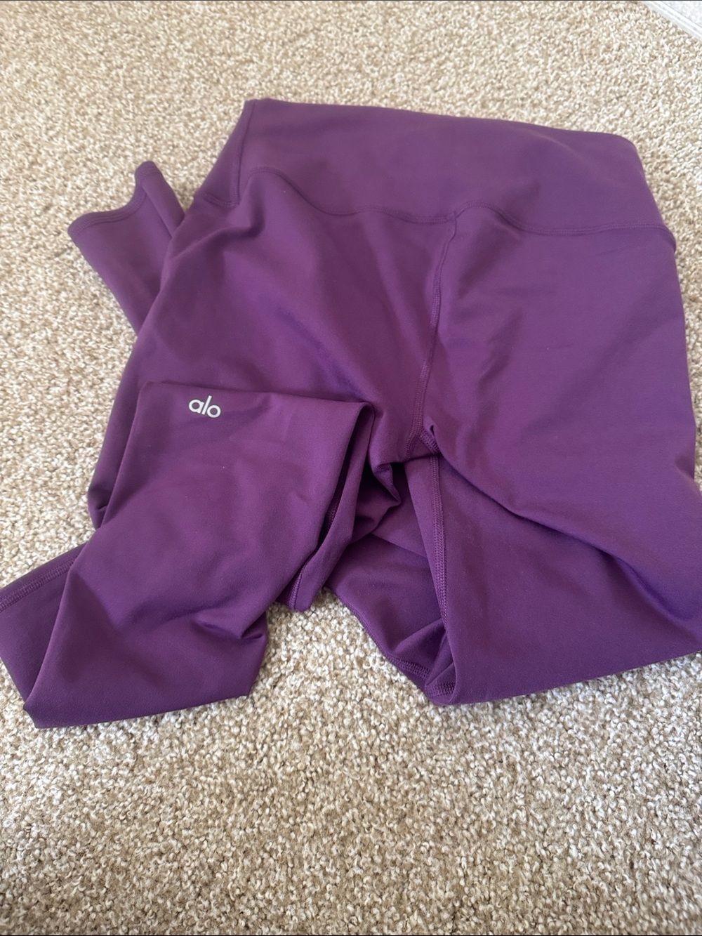 ALO Yoga  Leggings in Deep Purple